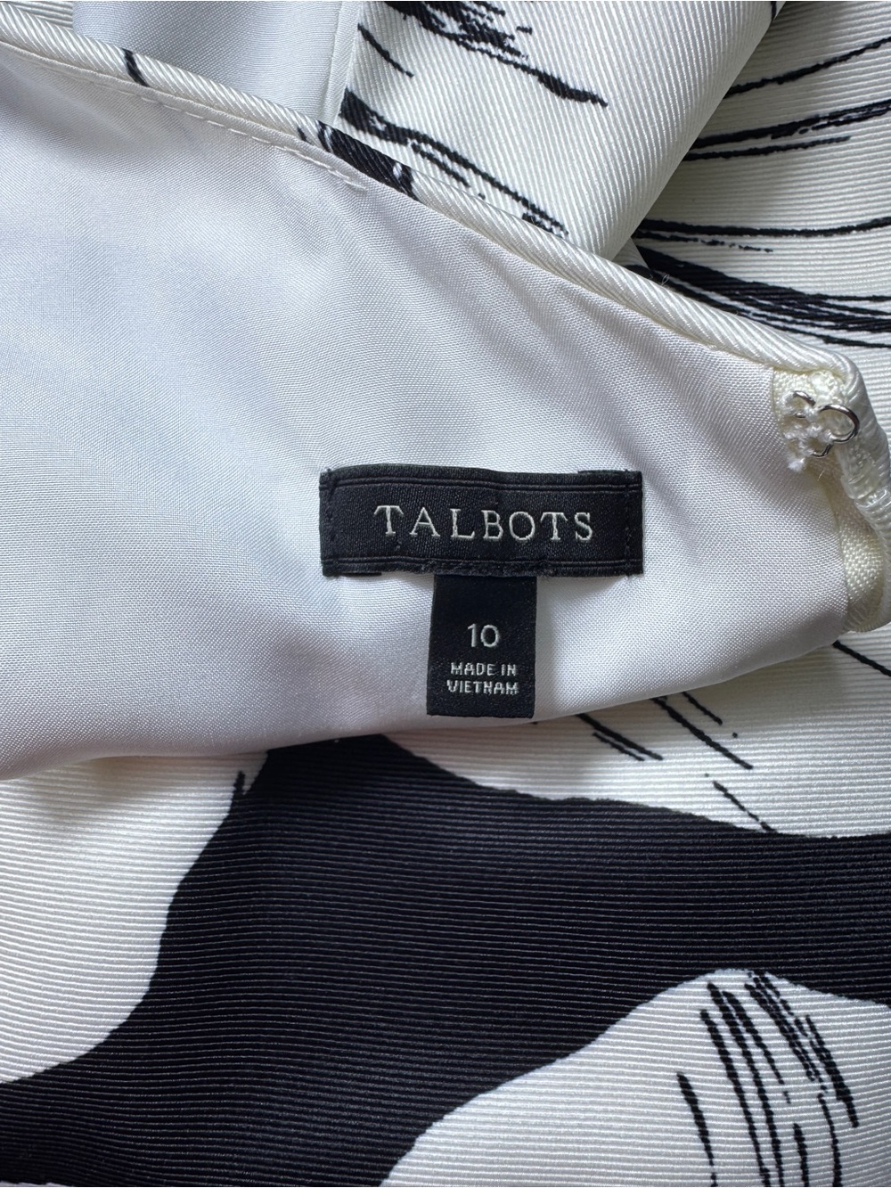 Talbots Bow Shoulder Floral Shift Dress Size 10 Black White Polka Dot Like New - Picture 11 of 11